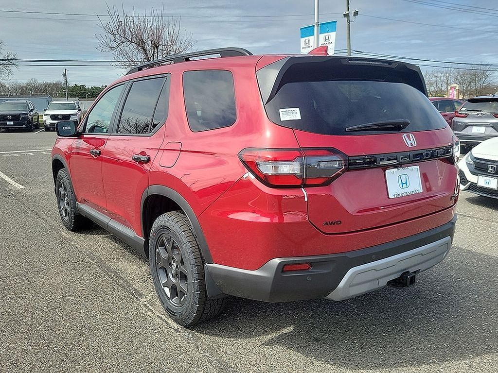 2025 Honda Pilot TrailSport photo 3