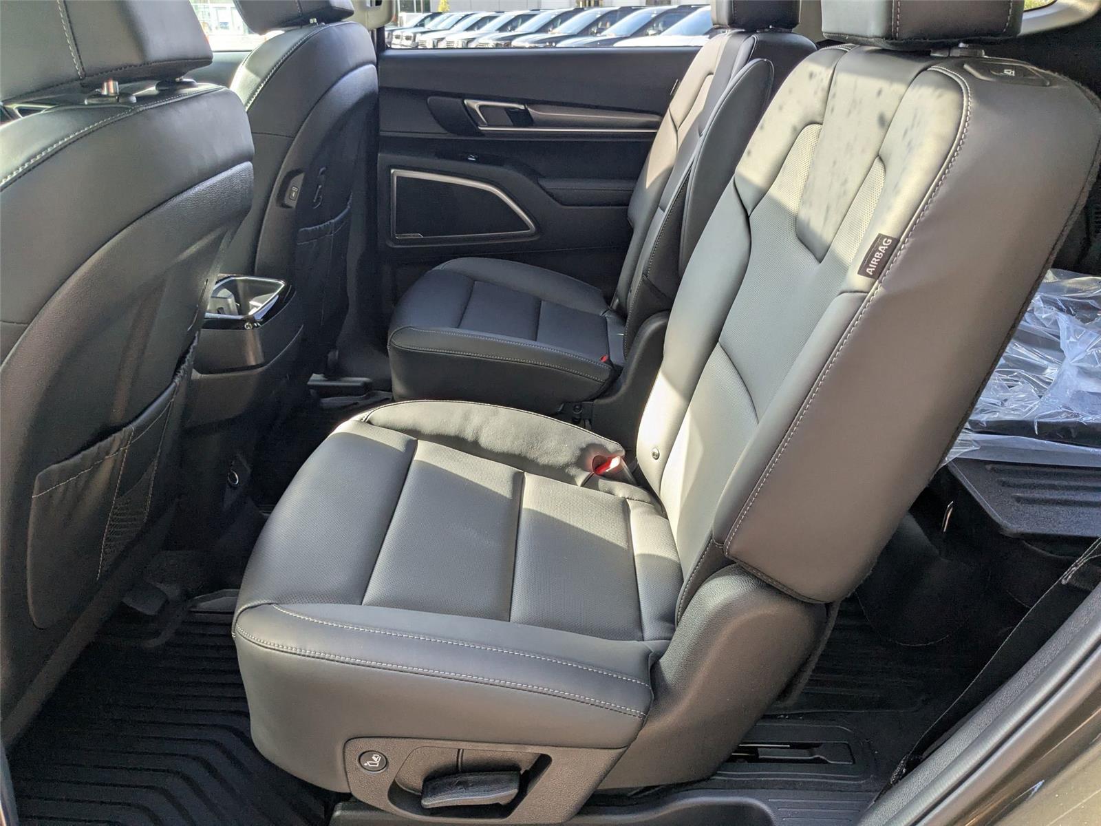 2025 Kia Telluride S photo 27