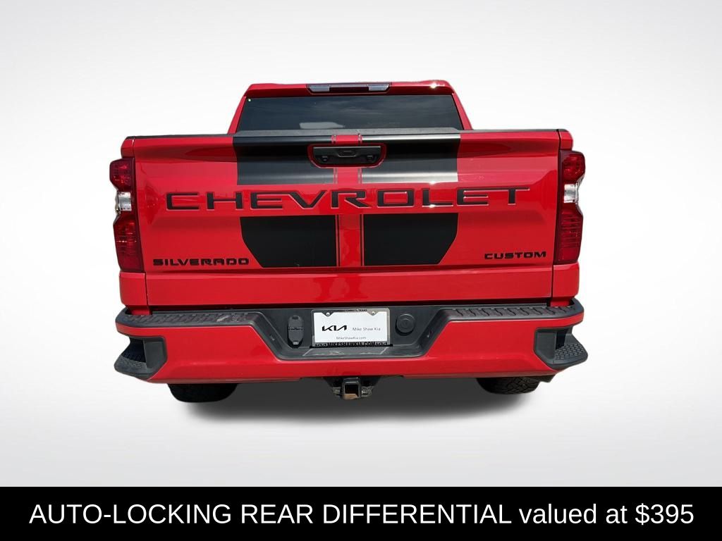 2022 Chevrolet Silverado 1500 Custom photo 3