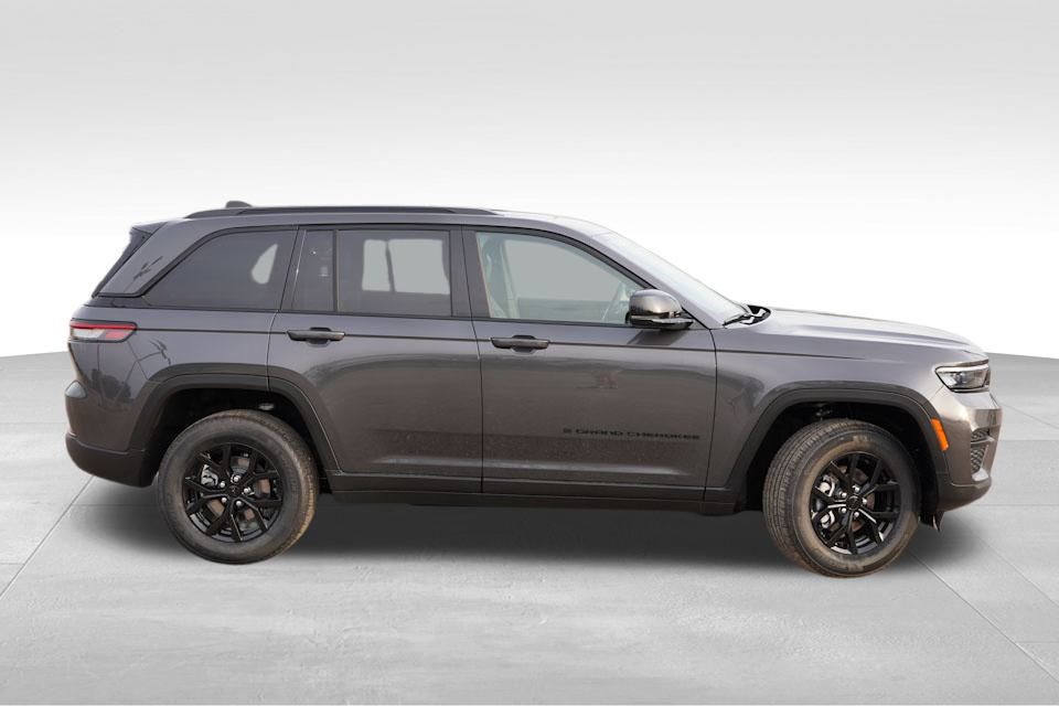 2025 Jeep Grand Cherokee Altitude X photo 3