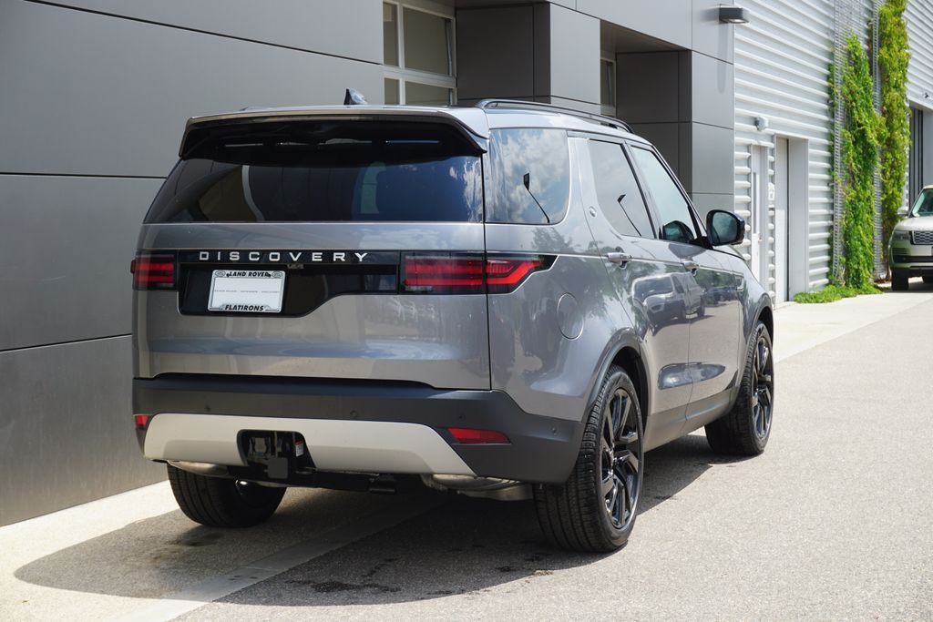 2025 Land Rover Discovery S photo 2