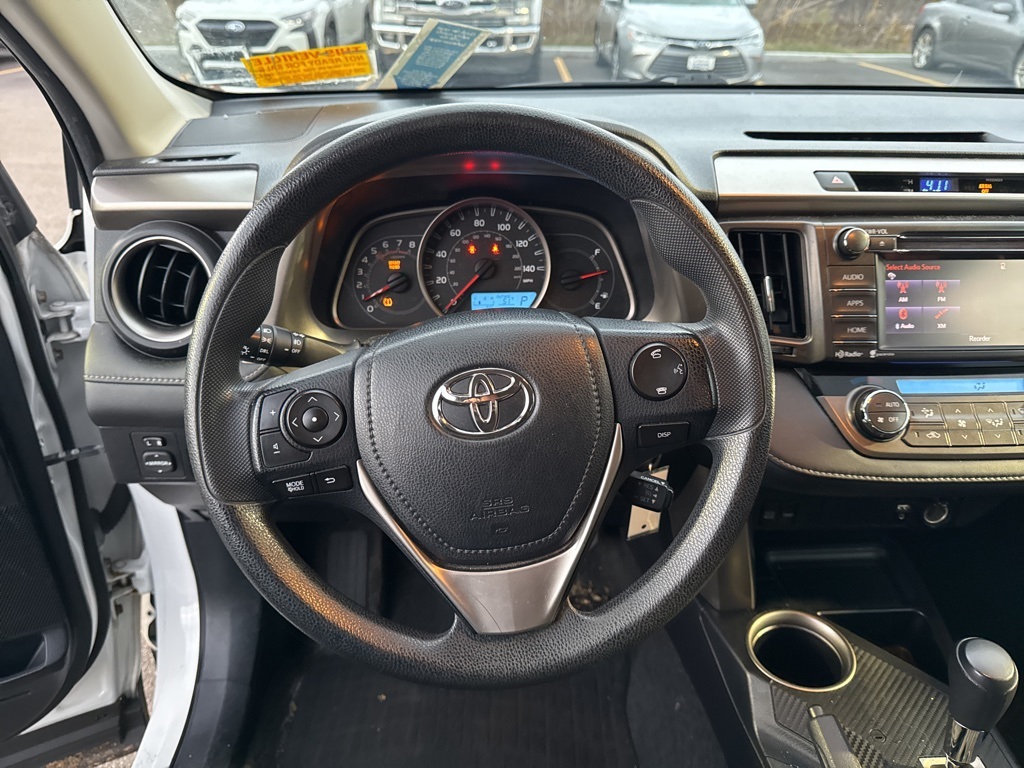 2015 Toyota RAV4 XLE photo 4