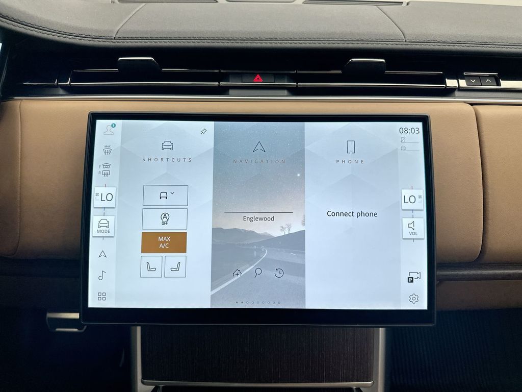 2025 Land Rover Range Rover SE photo 11