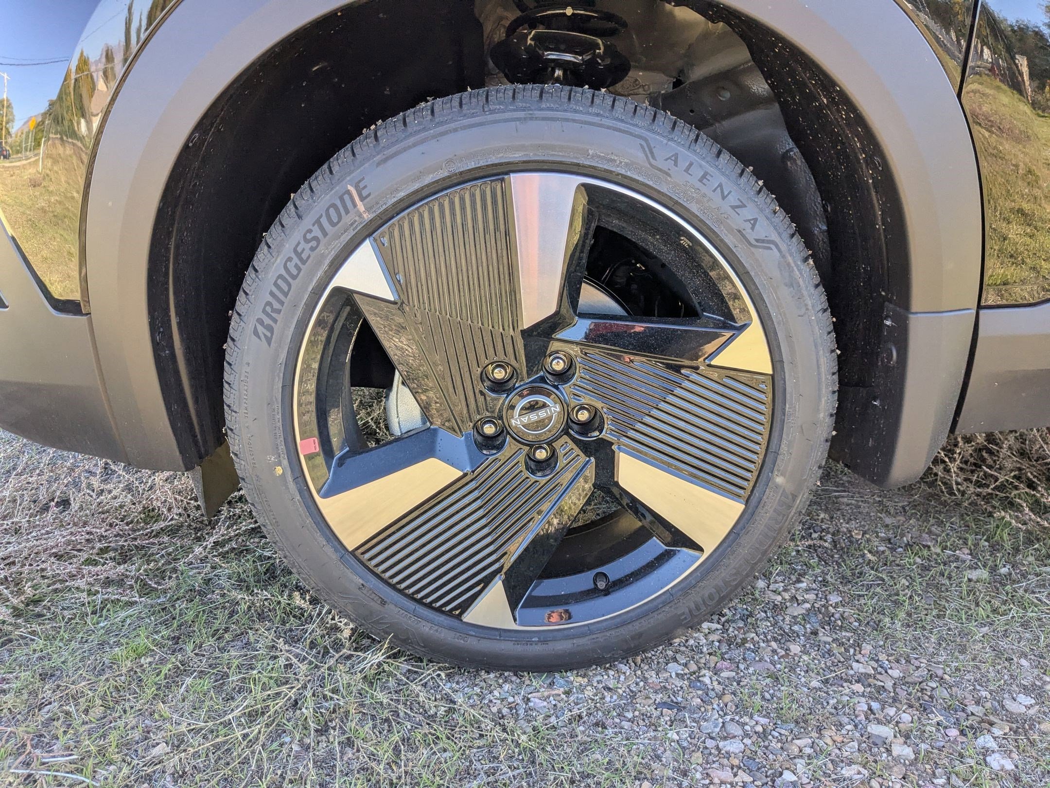 2026 Nissan Kicks SR photo 3