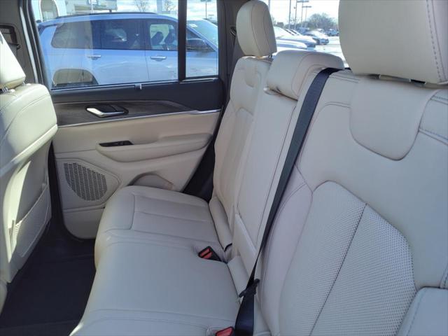 2025 Jeep Grand Cherokee Limited photo 7