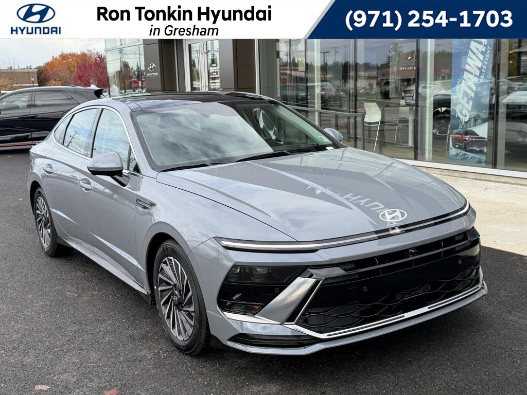2026 Hyundai Sonata Hybrid Limited's photo