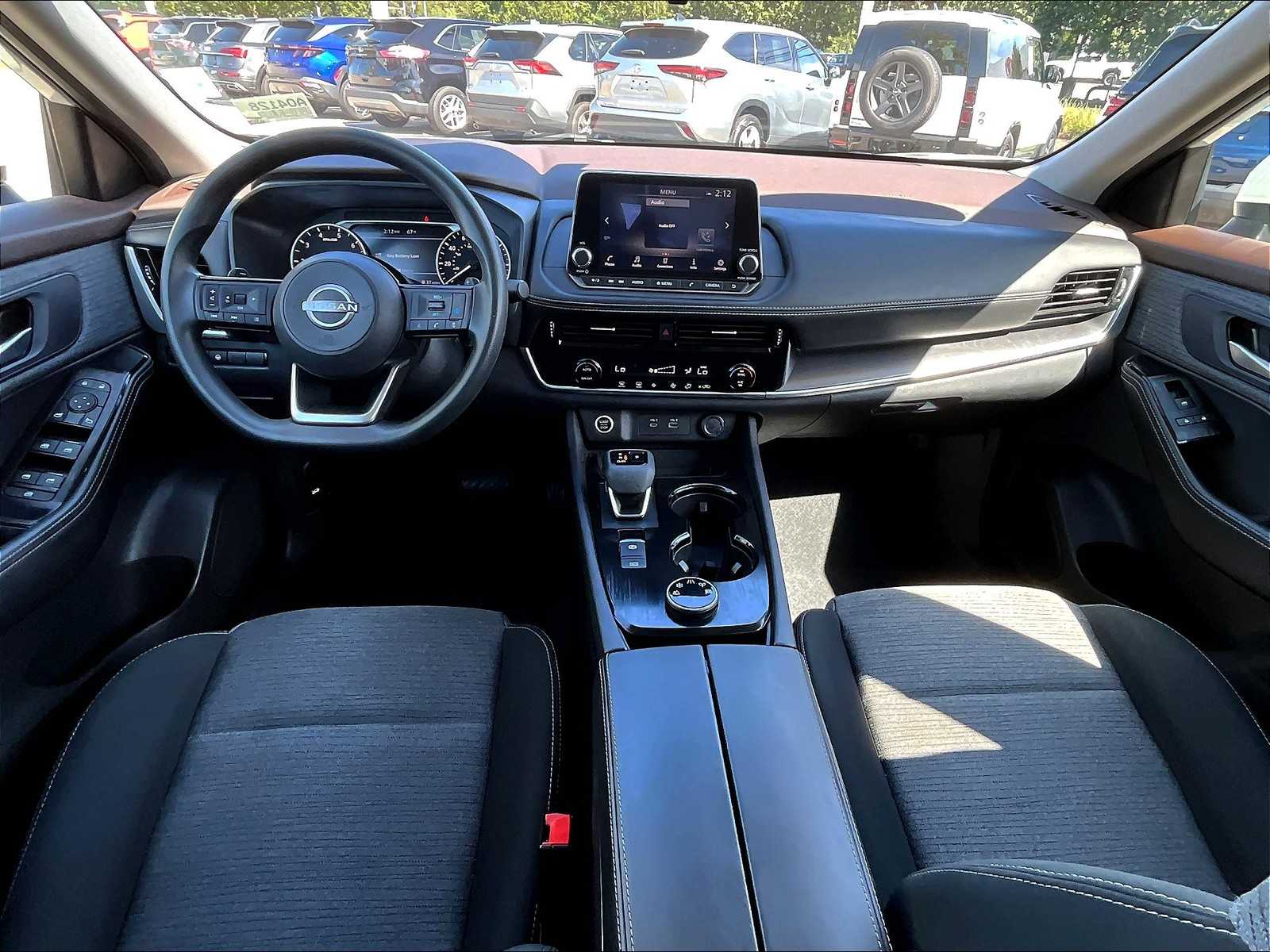 2022 Nissan Rogue SV photo 20