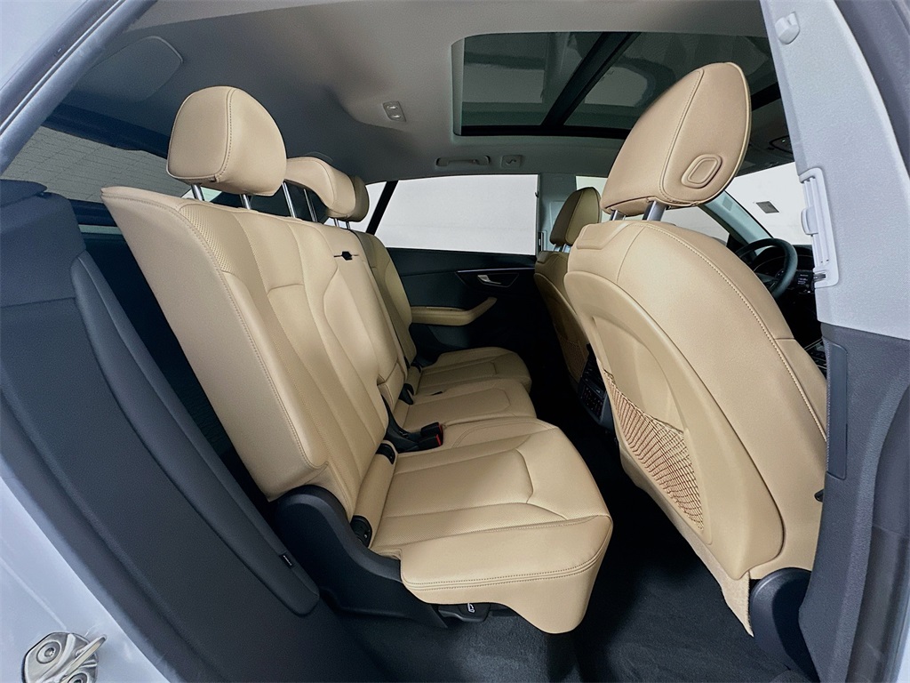 2025 Audi Q8 55 Premium Plus photo 27