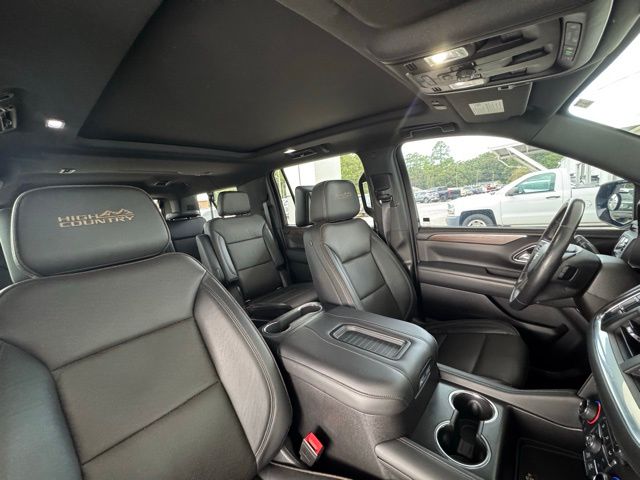 2021 Chevrolet Suburban High Country photo 17