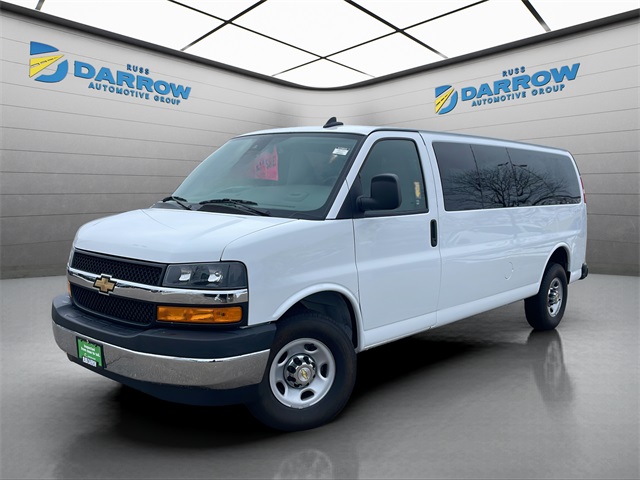 2024 Chevrolet Express Passenger LT's photo