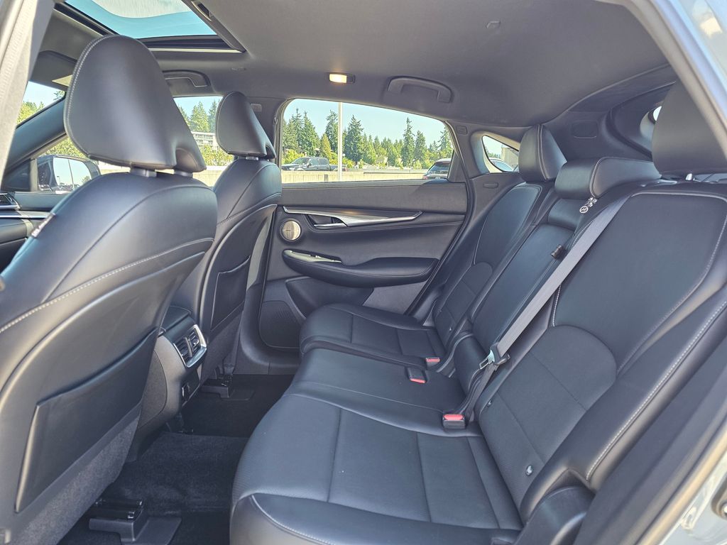 2022 Infiniti QX55 Essential photo 17