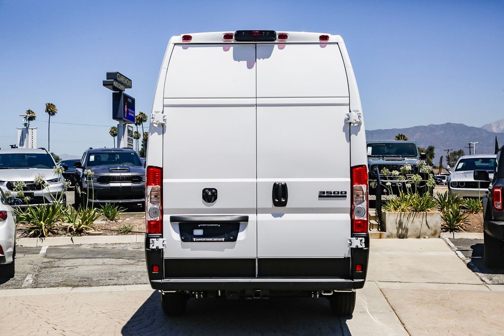 2024 Ram ProMaster 3500 photo 4