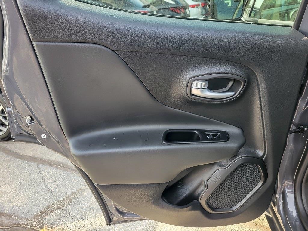 2023 Jeep Renegade Latitude Upland photo 15