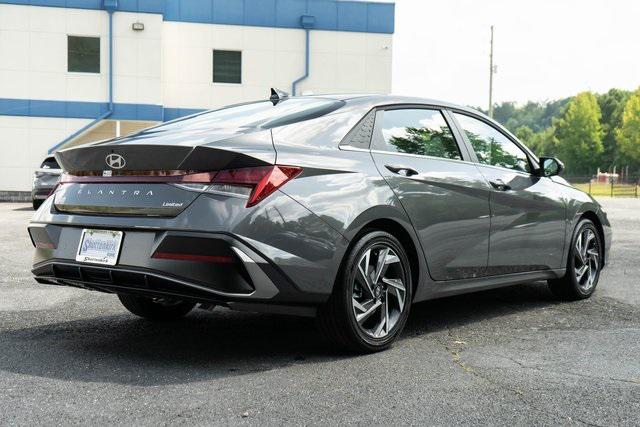 2025 Hyundai Elantra Limited photo 7