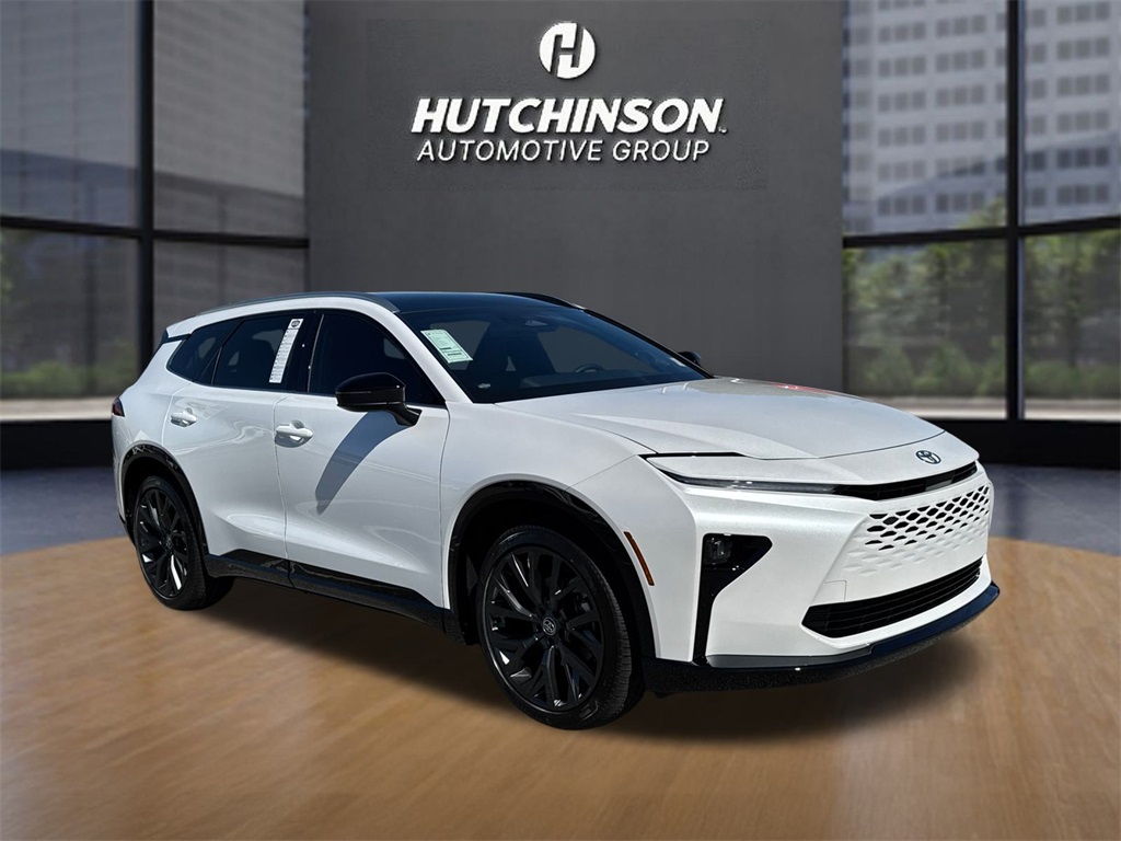 2025 Toyota Crown Signia Limited's photo