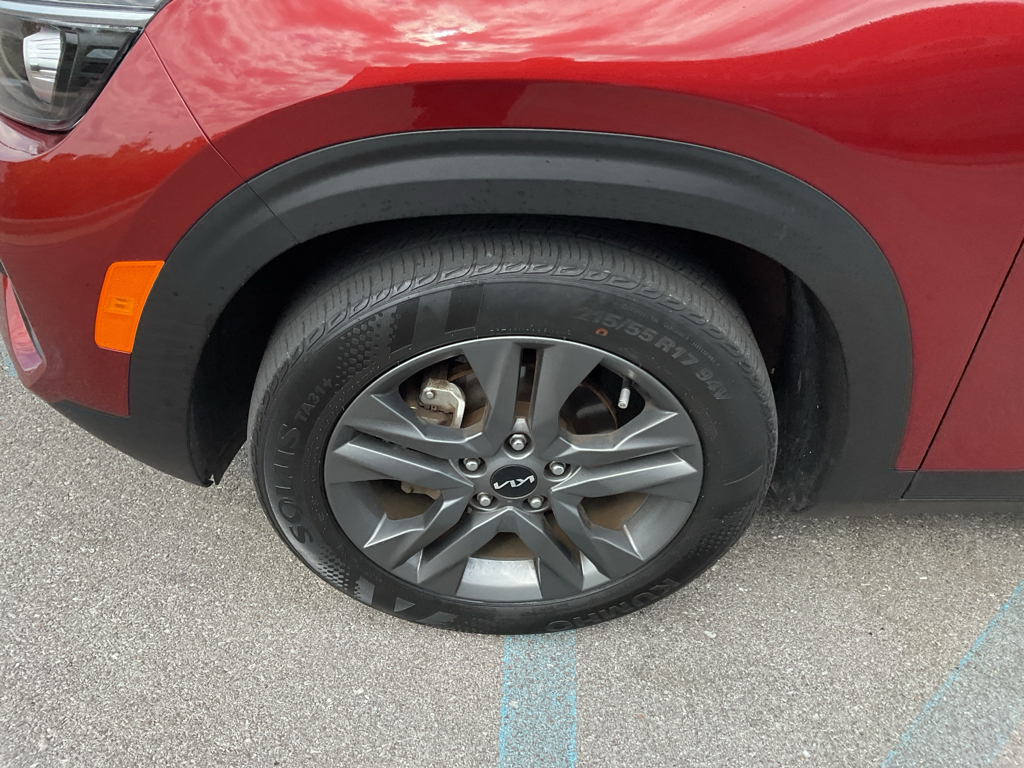 2023 Kia Seltos S photo 2