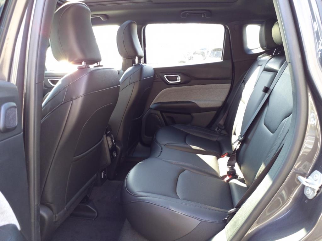2024 Jeep Compass Latitude Lux photo 15