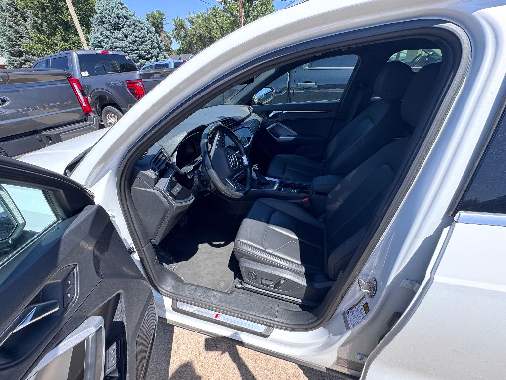 2024 Audi Q3 S line Premium photo 11