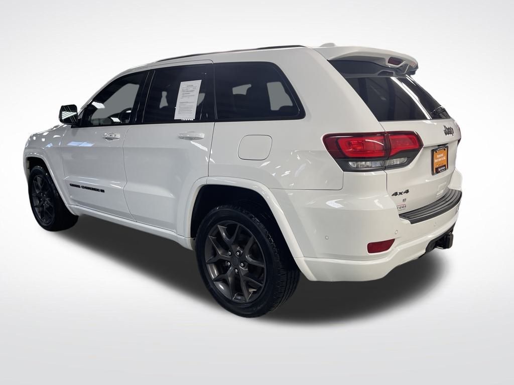 2021 Jeep Grand Cherokee Anniversary Edition photo 2