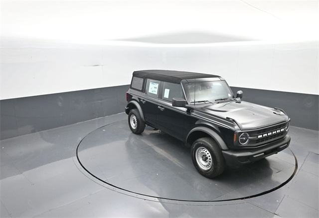 2025 Ford Bronco Base photo 18