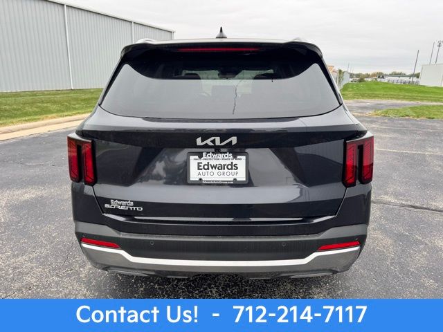 2025 Kia Sorento S photo 4