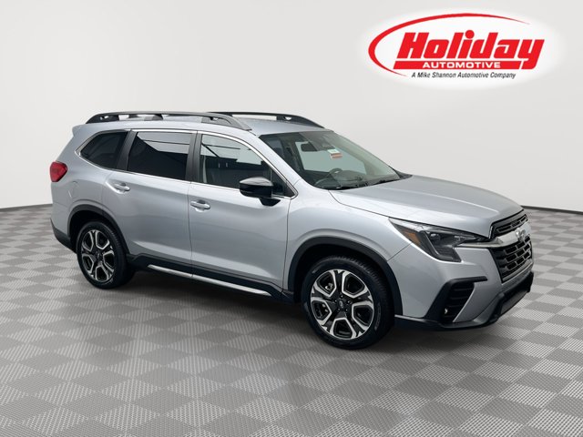 2024 Subaru Ascent Limited's photo