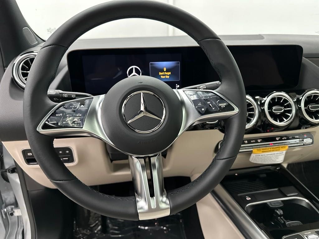 2025 Mercedes Benz GLA 250 photo 14