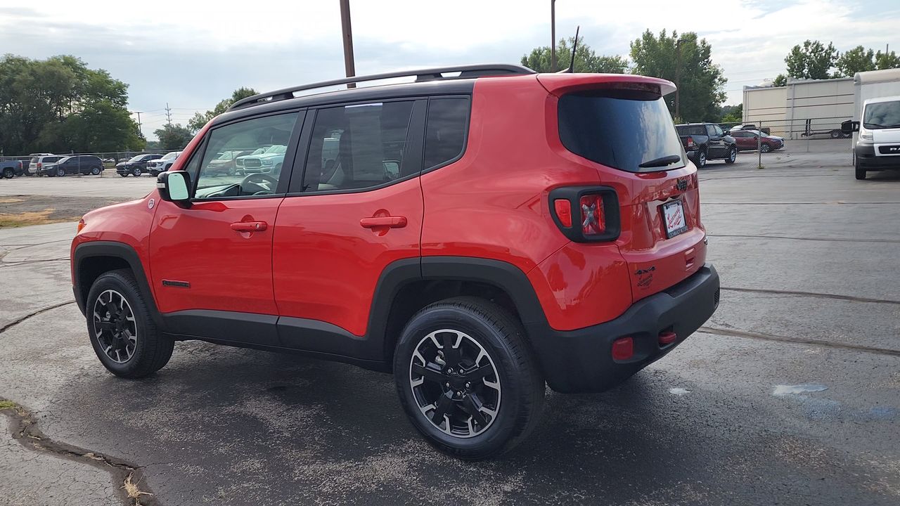 2023 Jeep Renegade Trailhawk photo 6