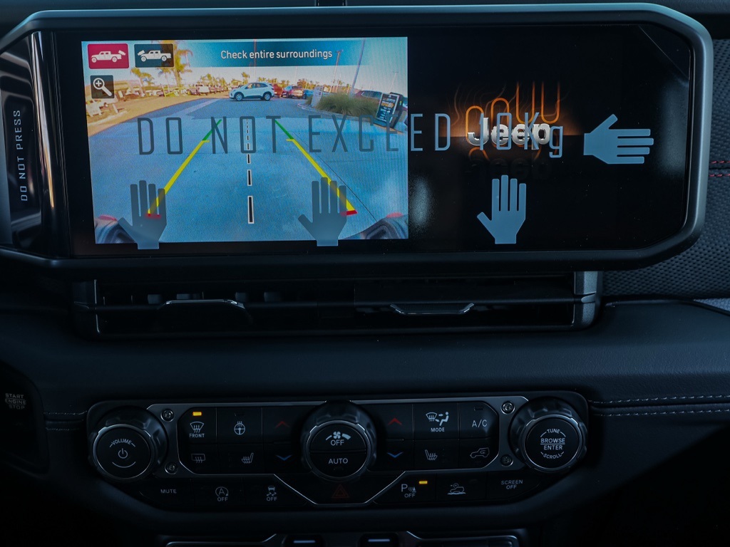 New 2026 Black Clear-Coat Exterior Paint Jeep Rubicon image 28