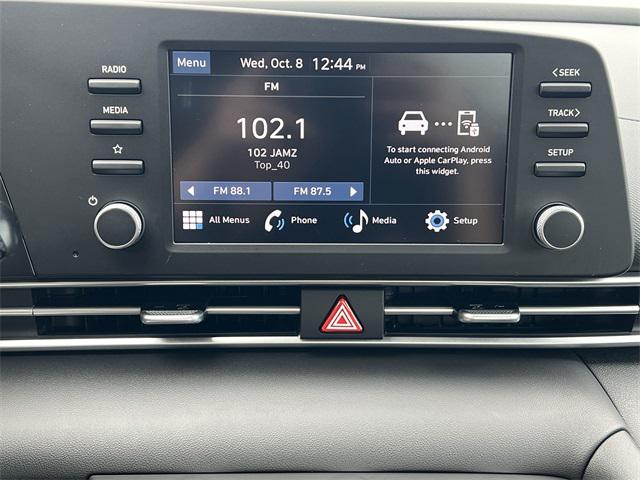 2025 Hyundai Elantra SE photo 4