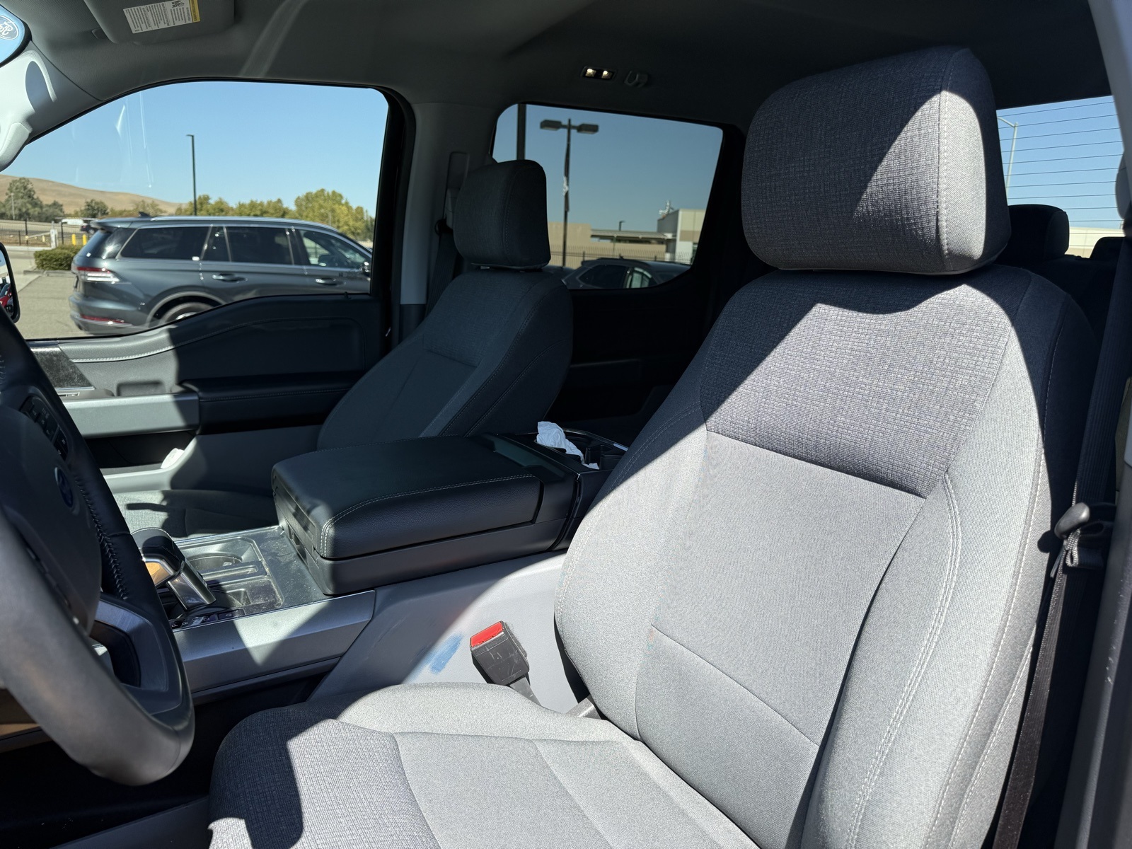 2024 Ford F-150 Lightning photo 3