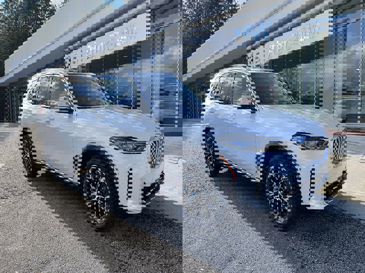 2026 BMW X5 50e's photo