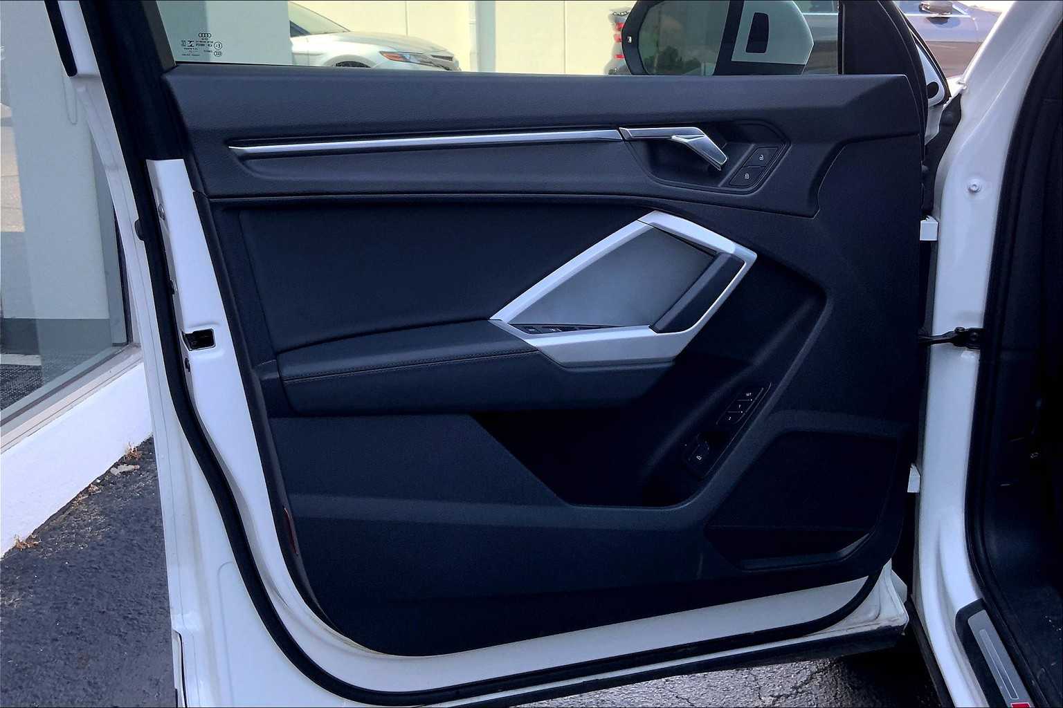 2022 Audi Q3 S line Premium Plus photo 21