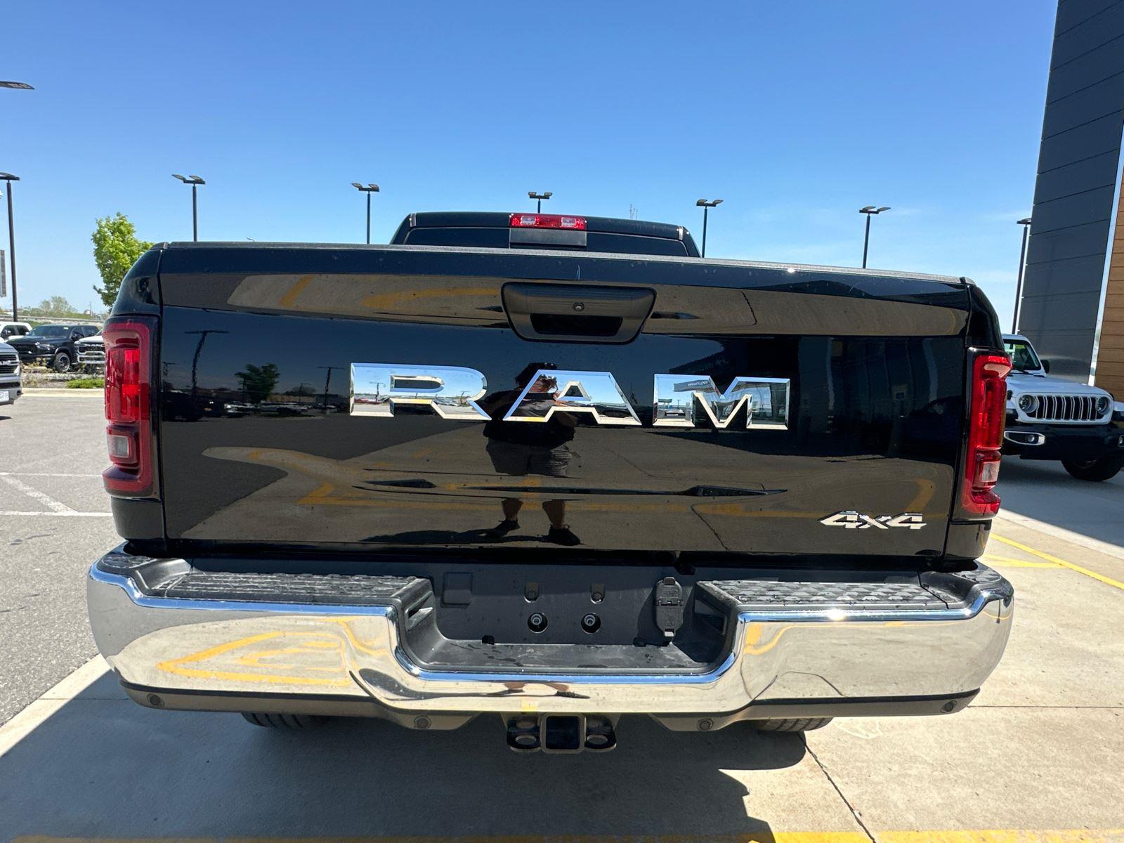 2025 Ram 2500 Tradesman photo 4