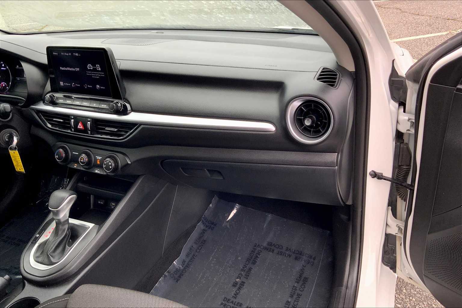 2023 Kia Forte LXS photo 17