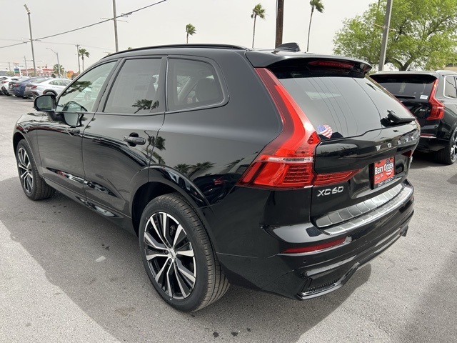 2025 Volvo XC60 B5 Plus photo 5
