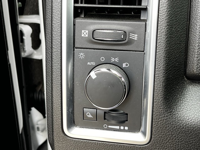 2022 Ram 1500 Classic Warlock photo 13