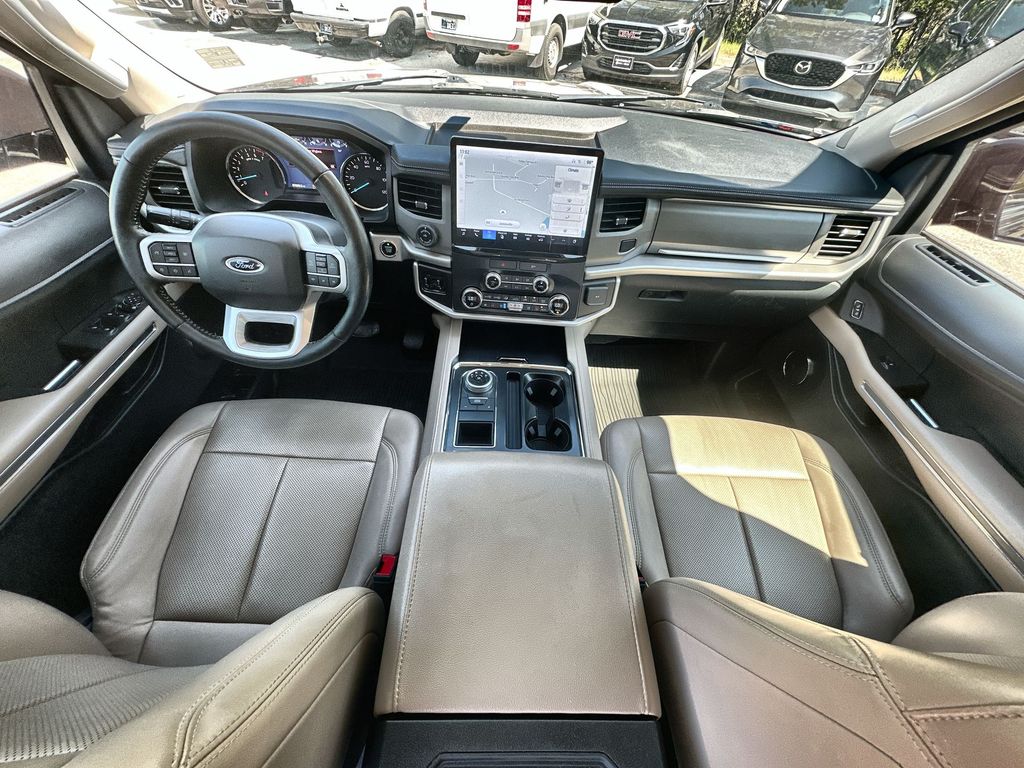 2022 Ford Expedition XLT MAX photo 19