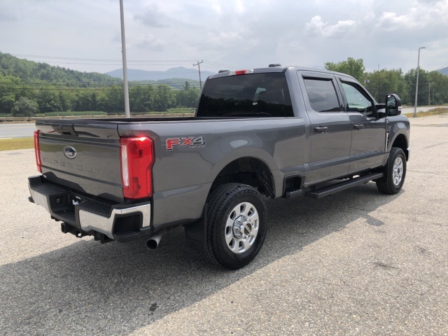 2024 Ford F-250 XLT photo 3