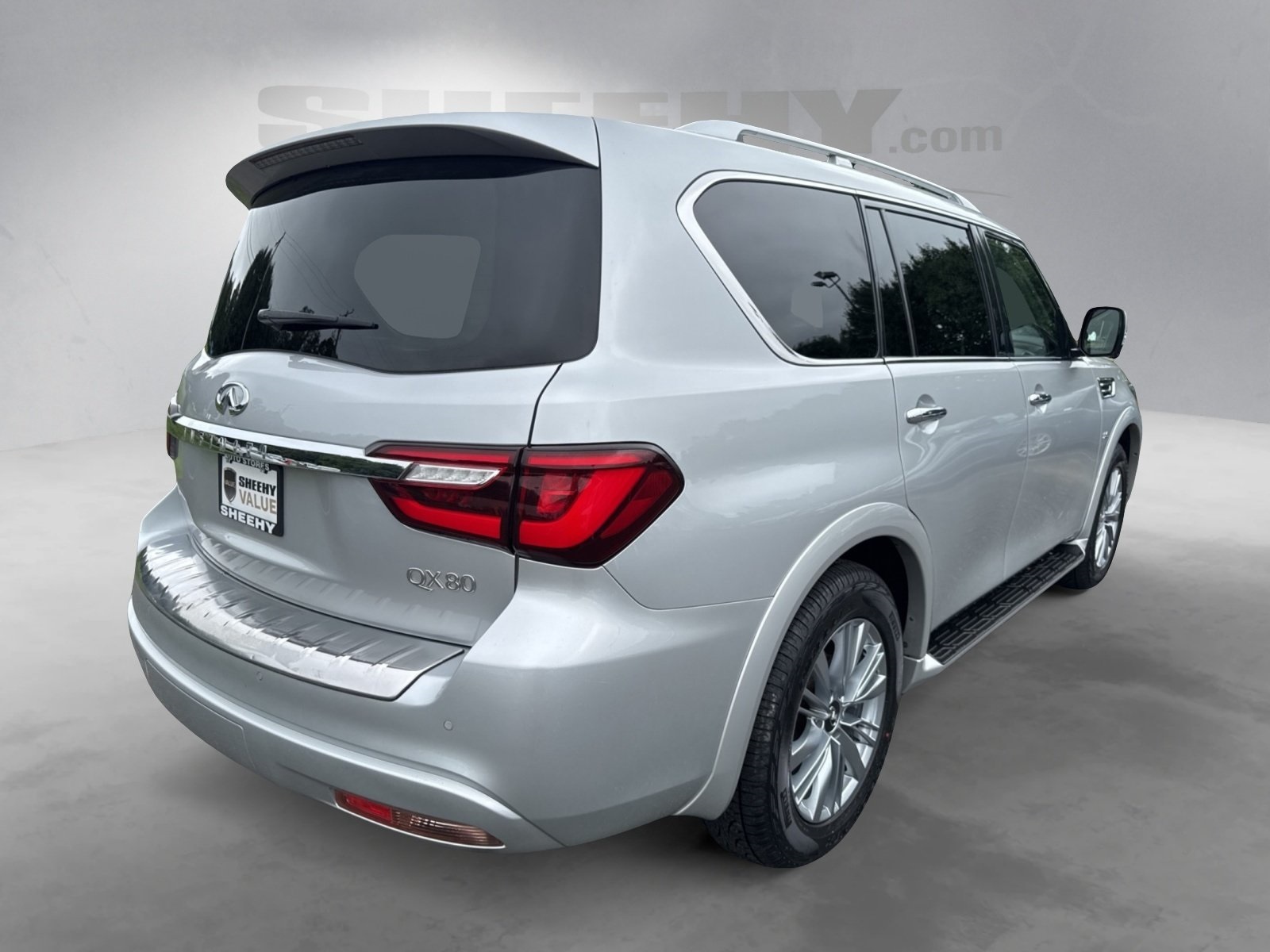 2019 Infiniti QX80 Luxe photo 13