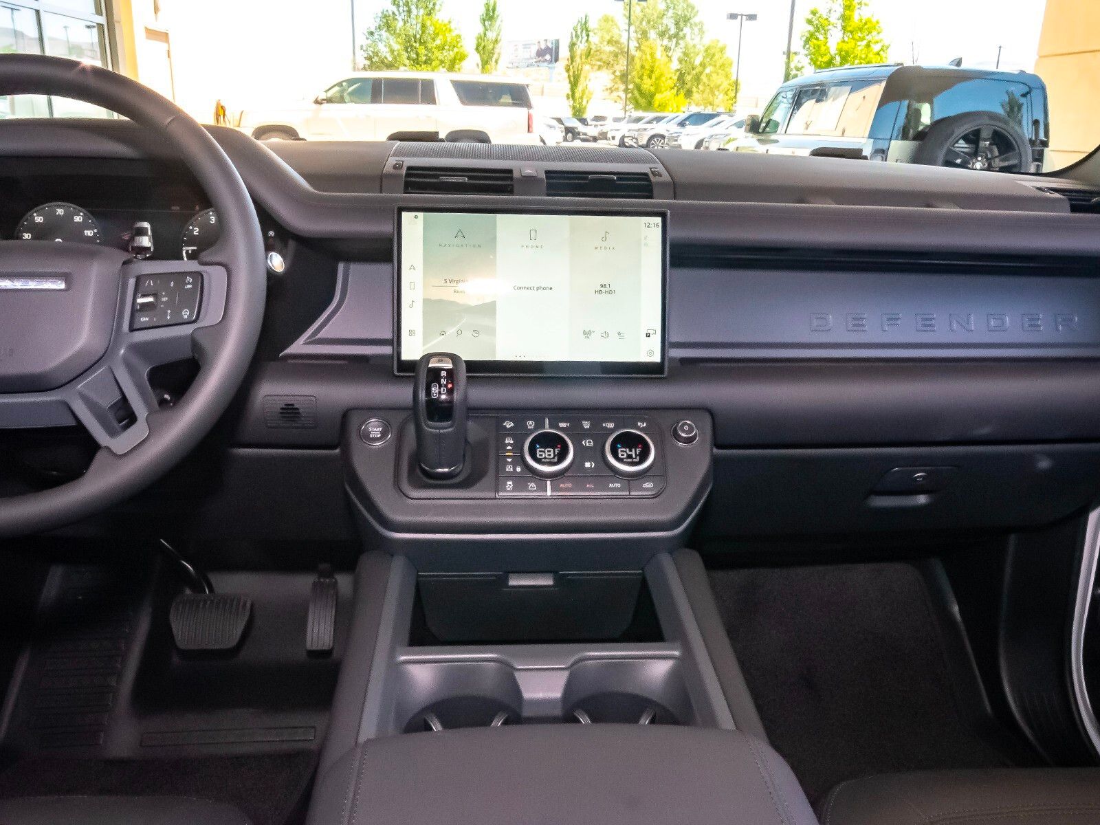 2025 Land Rover Defender 110 X-Dynamic SE photo 19