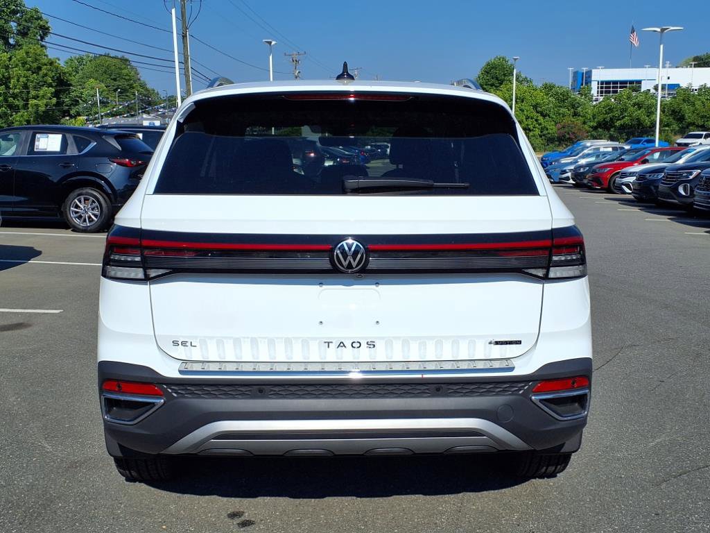 2025 Volkswagen Taos SEL photo 2