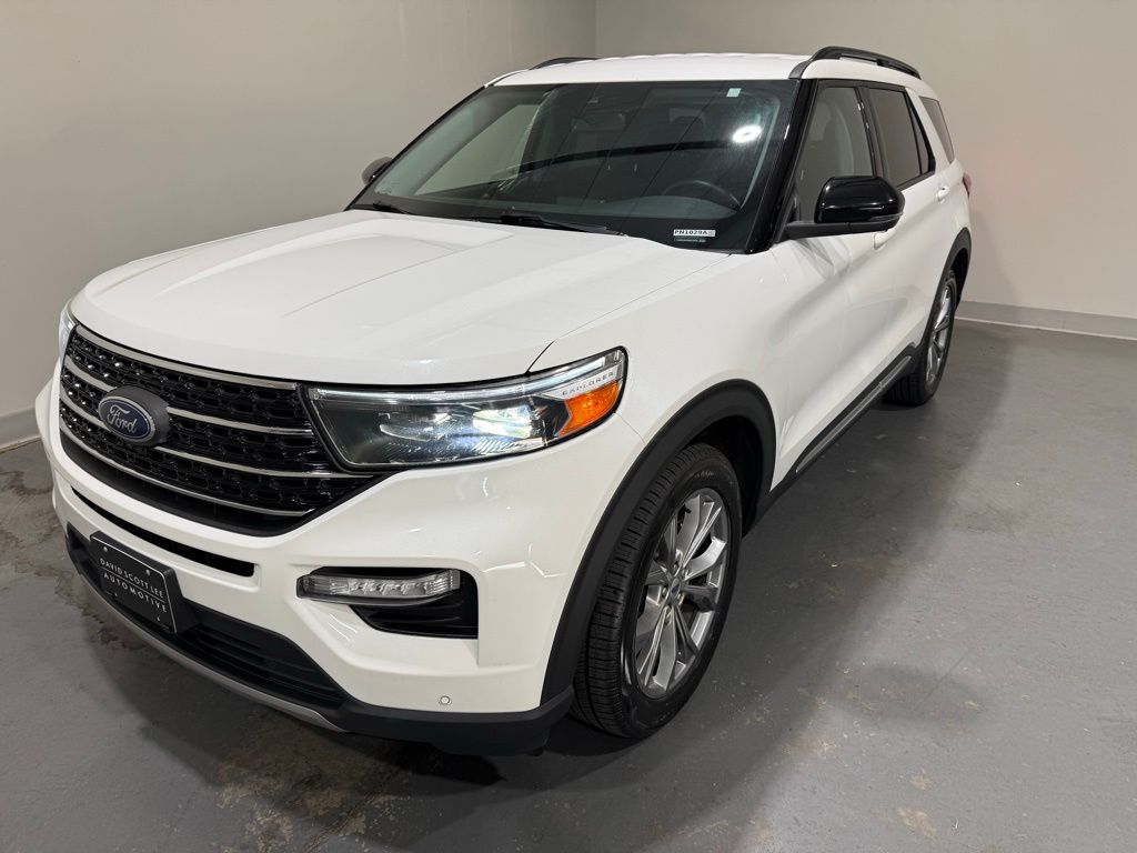2022 Ford Explorer XLT photo 2