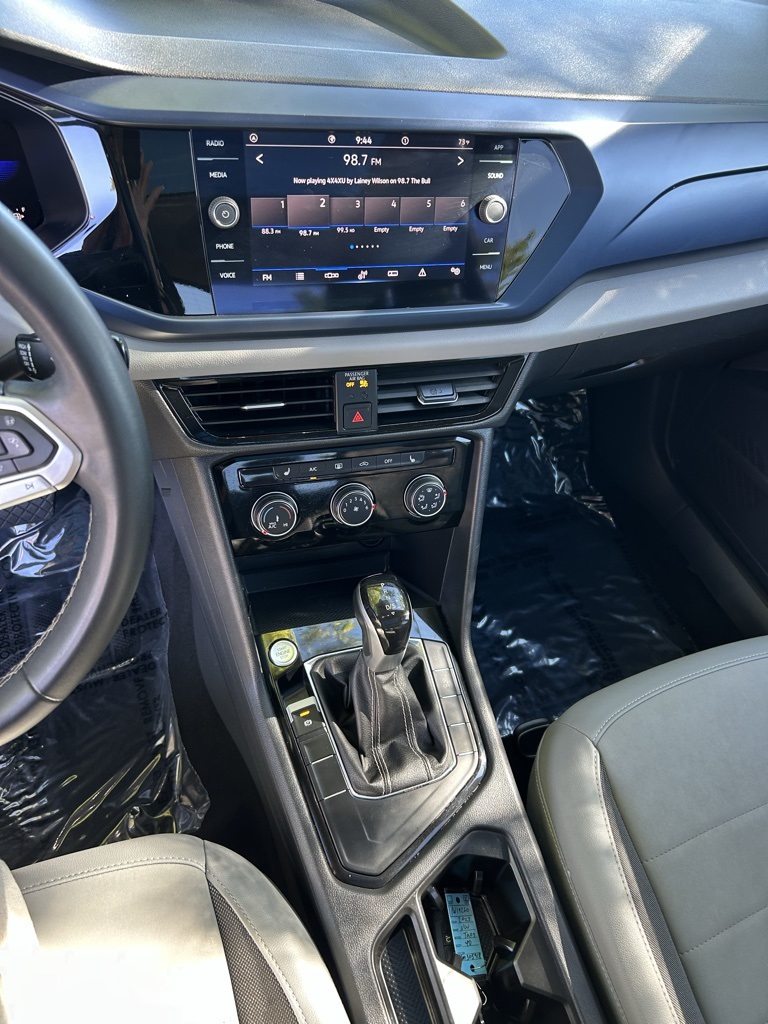 2023 Volkswagen Taos SE photo 18