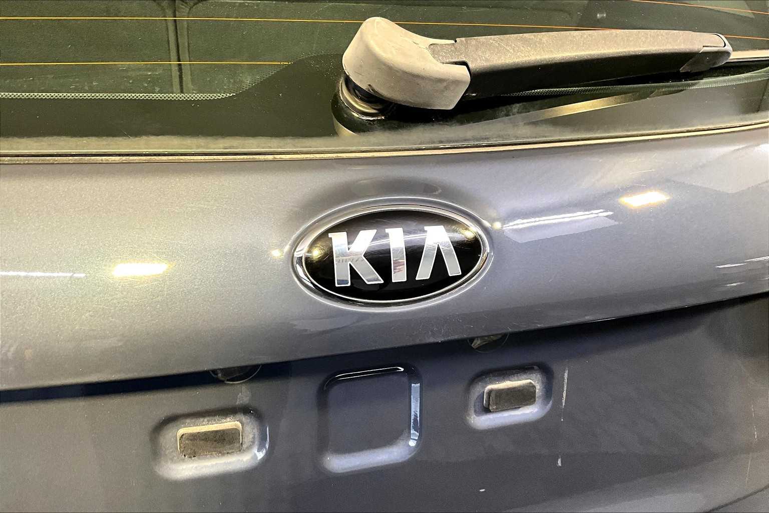 2016 Kia Forte 5-Door LX photo 29