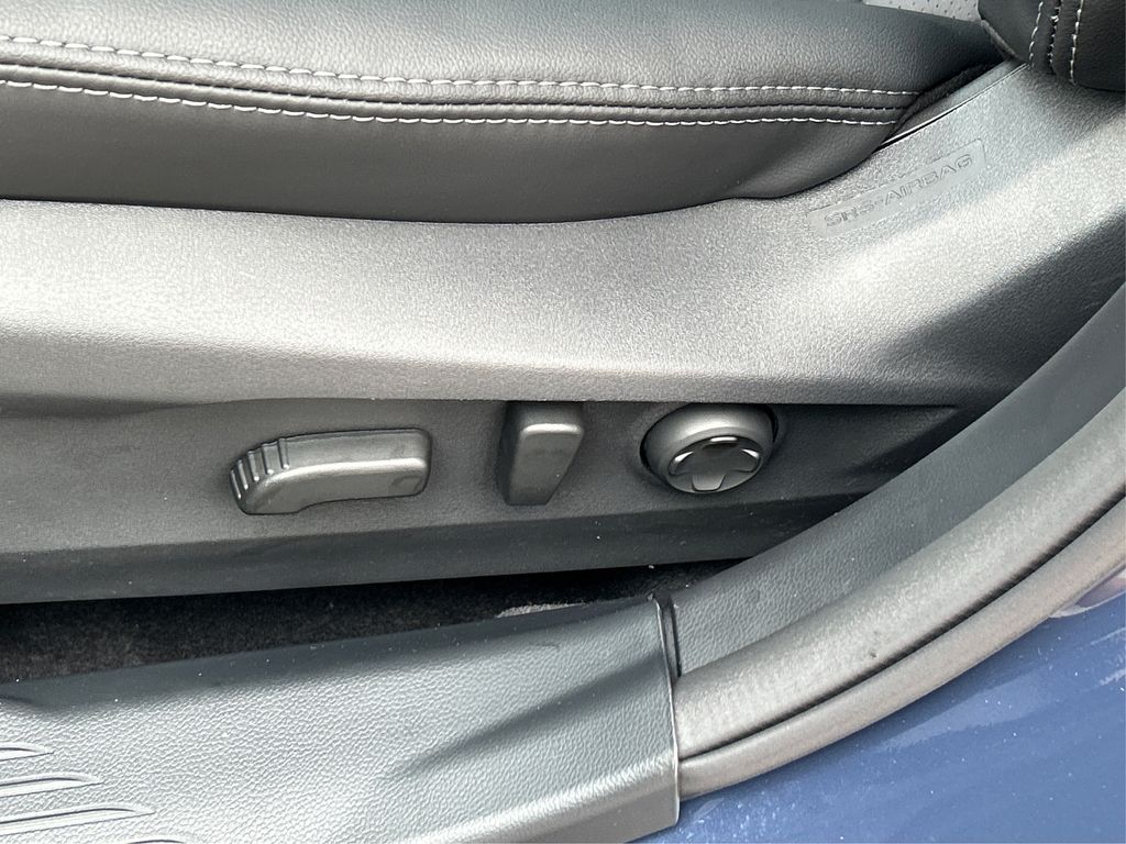 2025 Subaru Outback Limited XT photo 32