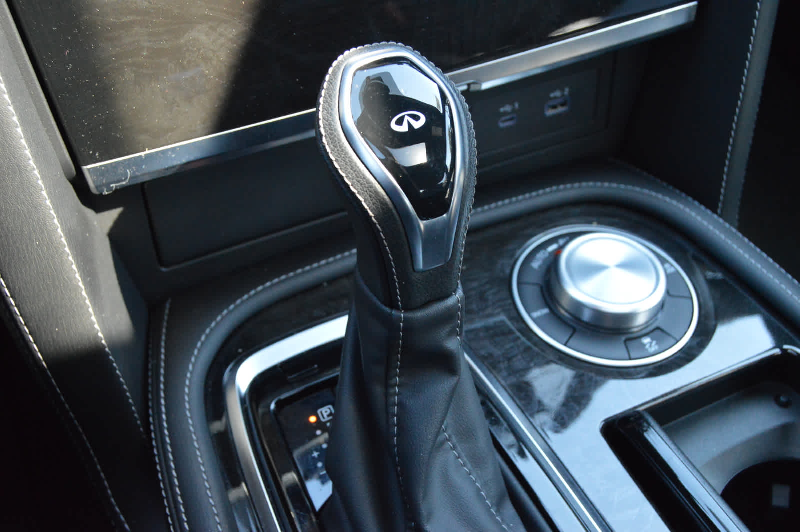 2023 Infiniti QX80 Sensory photo 16