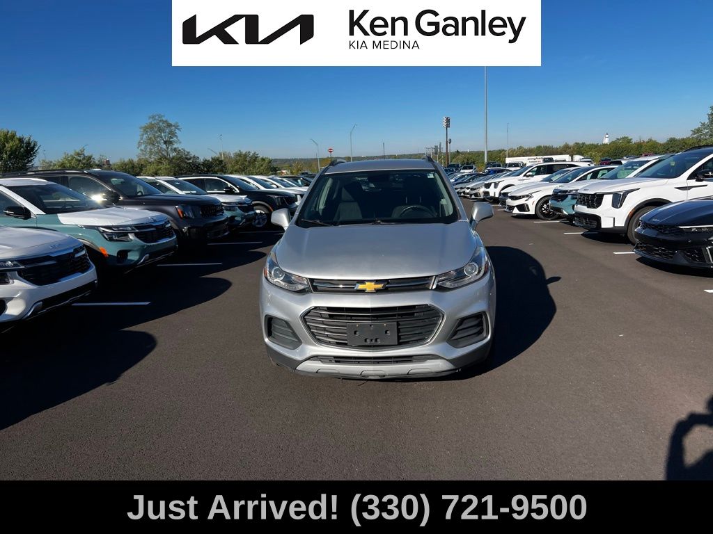 2017 Chevrolet Trax LT photo 2