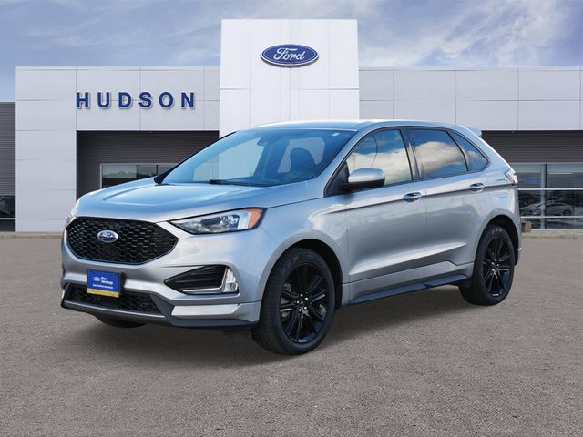 2022 Ford Edge ST-Line's photo