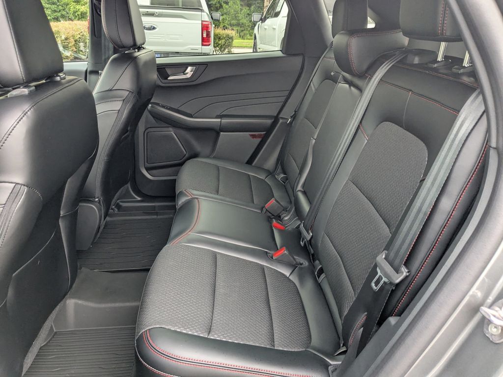 2025 Ford Escape Hybrid ST-Line photo 14